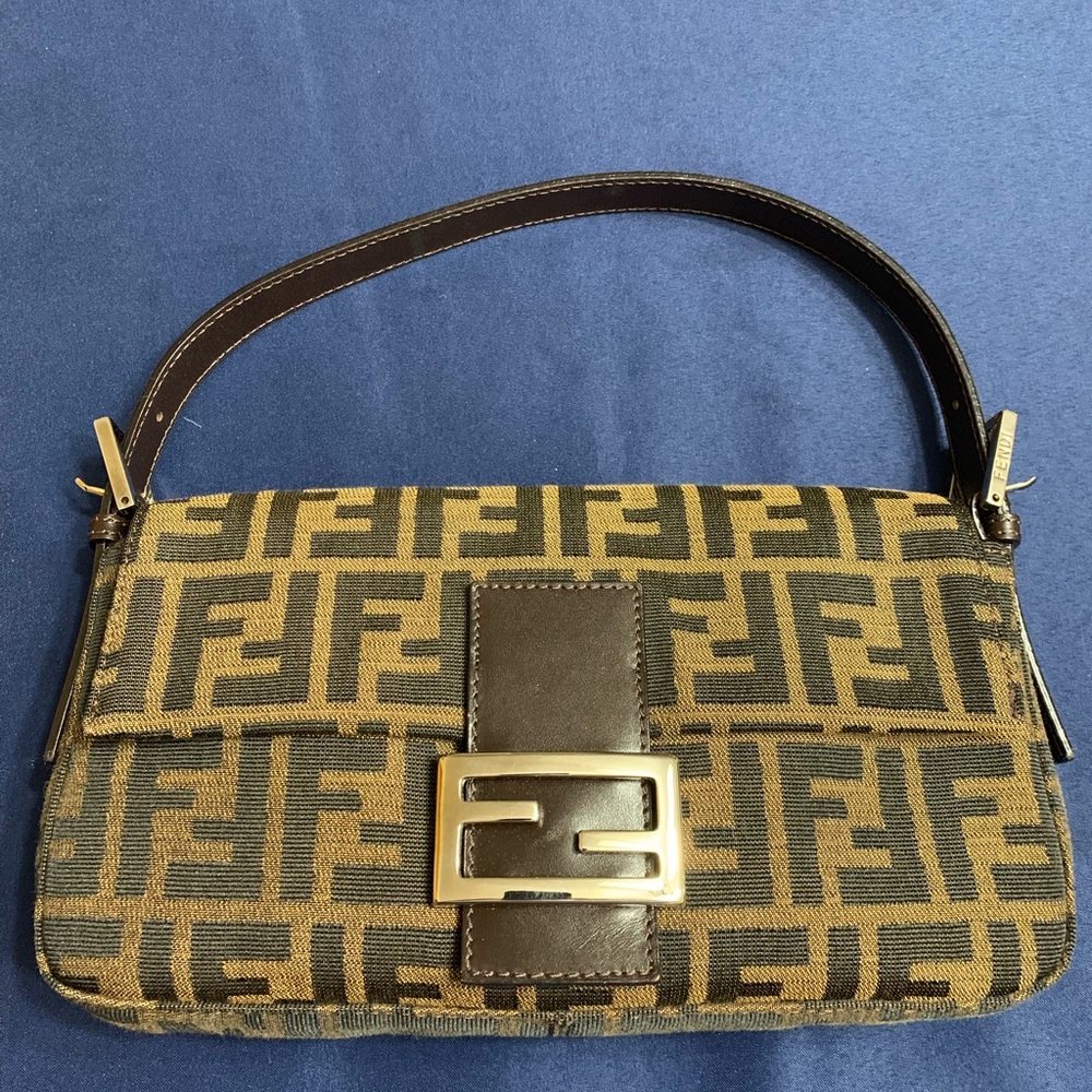 Authentic Fendi Zucca Baguette tobacco